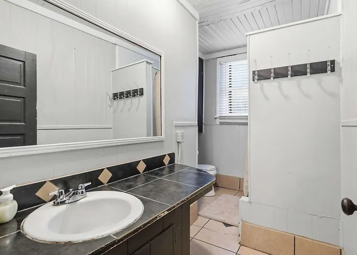 Hébergement de vacances Affordable Private Near Downtown