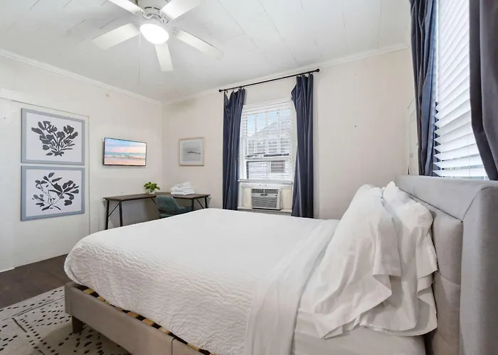 Hébergement de vacances Affordable Private Near Downtown