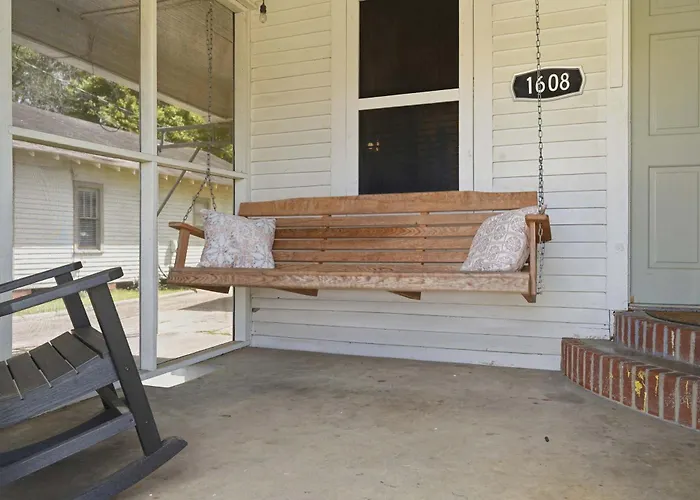 Hébergement de vacances Affordable Private Near Downtown